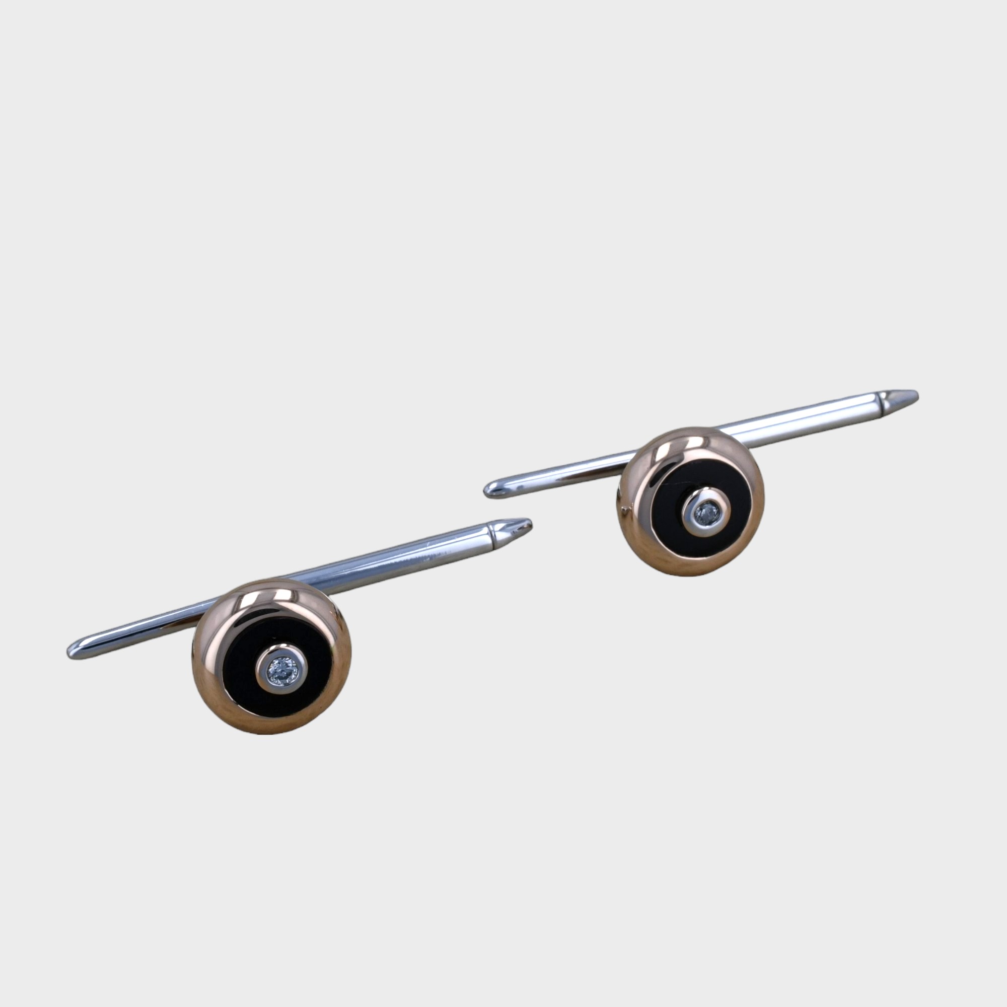 Butoni din aur roz si alb cu onix si diamante