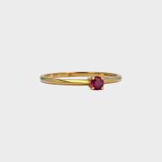 Inel cu rubin din aur galben 18k, 1,55 grame