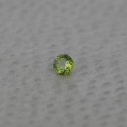 Peridot 1,05 ct., neincalzit, certificare ALGT Antwerp