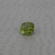 Peridot 3,04 ct., neincalzit, certificare ALGT Antwerp