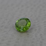Peridot 6,71 ct., neincalzit, certificare ALGT Antwerp