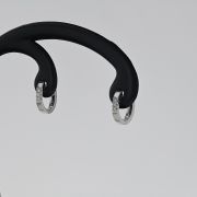 Cercei de aur alb 18k, 1,65 grame, diamante ~ 0,03 ct.