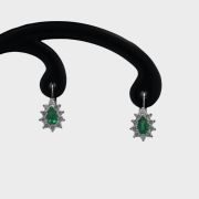 Cercei din aur alb 18k cu smaralde si diamante, 3,77 grame