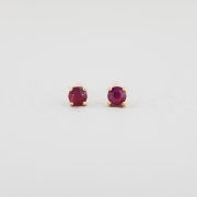 Cercei de aur galben 18k, 1,40 grame, rubine ~ 0,18 ct.