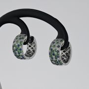 Cercei aur alb 18k cu diamante, safire si granate