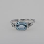 Inel din aur alb 14k cu aquamarin si diamante