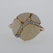 Inel din aur galben cu diamante si cuart