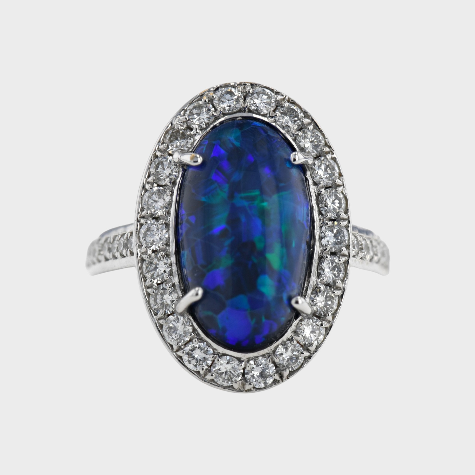 Inel din aur alb 18k cu opal si diamante