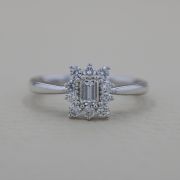 Inel din aur 18k, cu diamante rotunde si bagheta