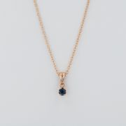 Lant cu pandantiv, aur roz 18k cu safir