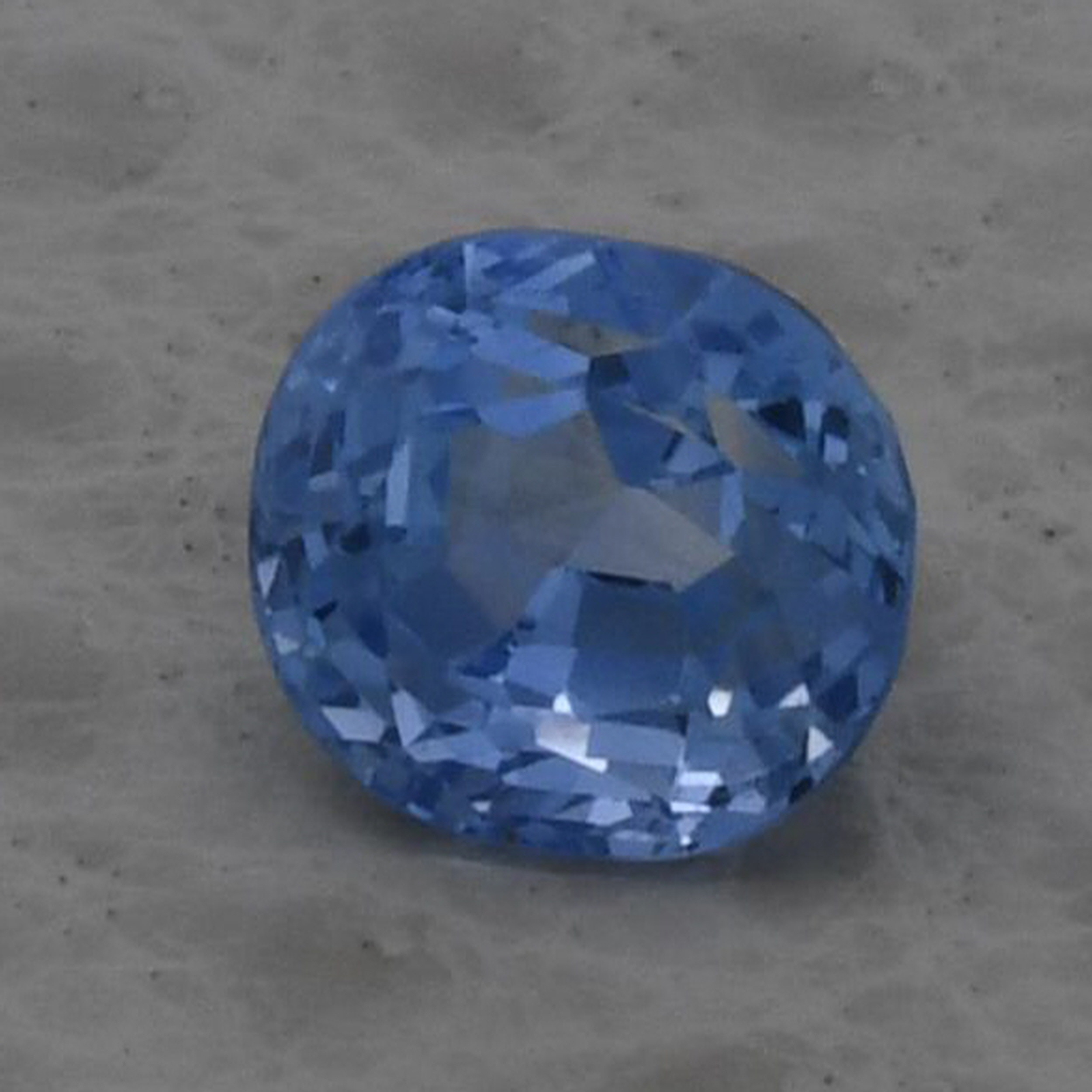 Safir 2,37 ct., neincalzit, certificare ALGT Antwerp