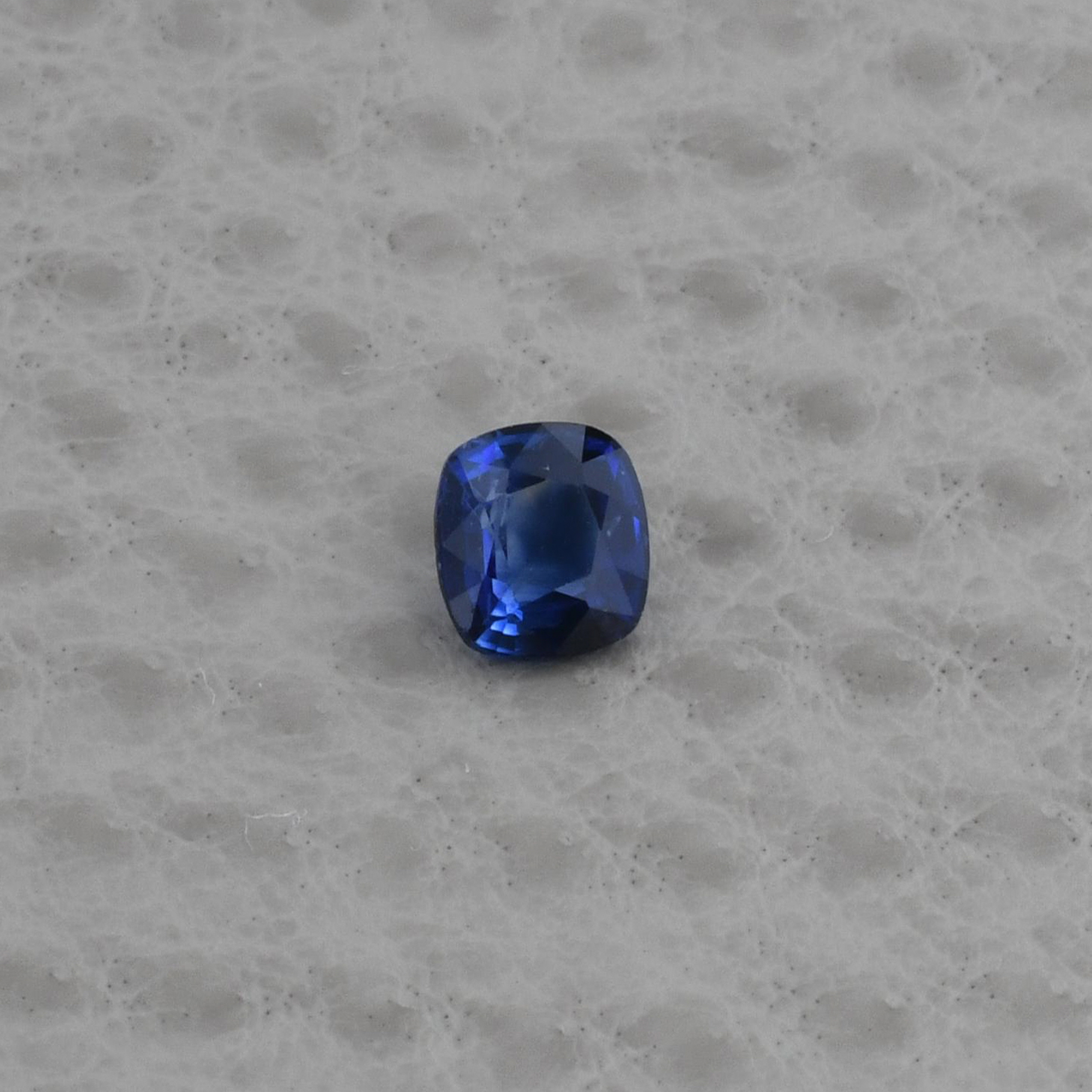 Safir 0,90 ct., Sri Lanka/Madagascar, ALGT Antwerp