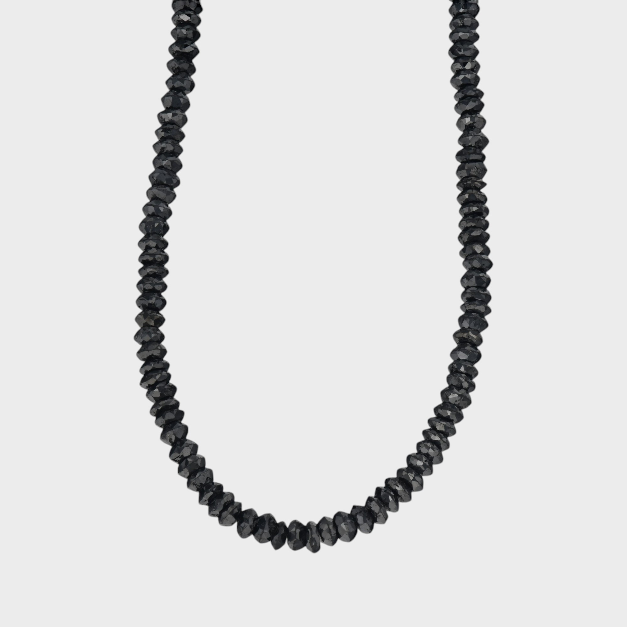 Colier 6,90 grame din diamante negre(brute), inchizatoare aur alb 18k
