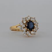 Inel din aur galben 18k, 4,96 grame, cu safir si briliante