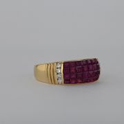 Inel din aur galben 18k cu rubine si diamante